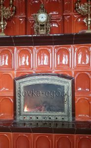 Кованная дверца для камина арочная одностворчатая с поддувалом с термостеклом